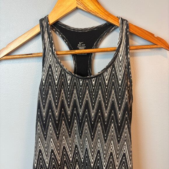 Nike Dri-Fit Racerback Tank Gray/Black Zigzag Pattern Size XS - Picture 3 of 7